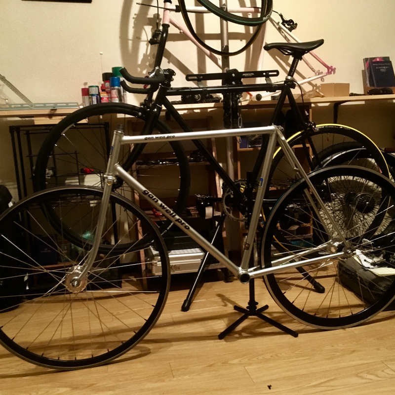 自転車の室内保管のしかた ミノウラ の グラビティスタンド が優秀 T Back Broz