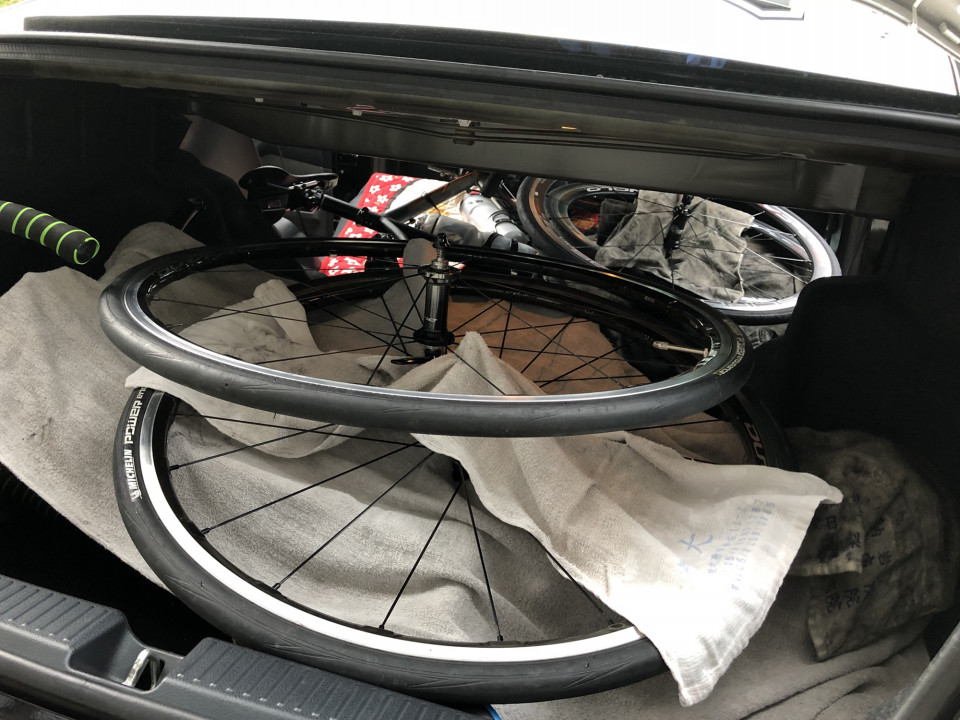 セダンで2台のロードバイクを輪行する じてんしゃにっき セダンで2台のロードバイクを輪行する じてんしゃにっき