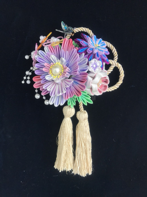 成人式につまみ細工の髪飾りを 羽紀 はずき つまみ細工