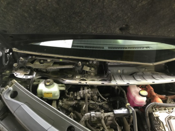 トヨタアクアのワイパー修理 新サイト K Staff Svx Gtr Nsx ランドクルーザー専門店