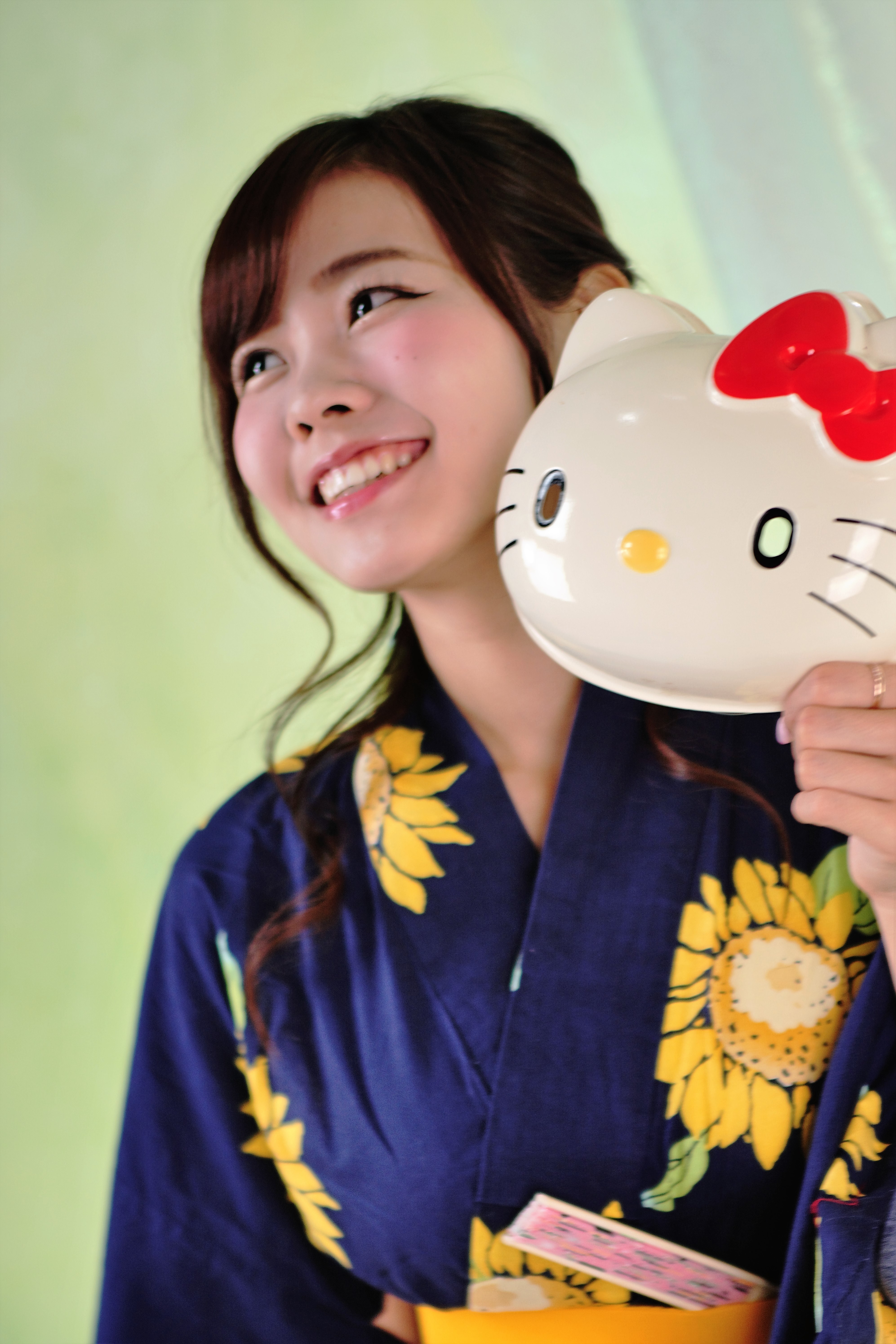 加藤小夏ちゃん 透明感が半端ないでしょ🥰 童顔なので少し難しいけど、そろそろでしょ。 爆発💥したら嬉しいな。 #癒し #加藤小夏 #こなぴー  #かわいいは正義 #美人 #美形 実は #高身長 #スレンダー #コーヒーはホワイトで ←主役よ🤗 来月は写真集発売 【以下日記】 今日 