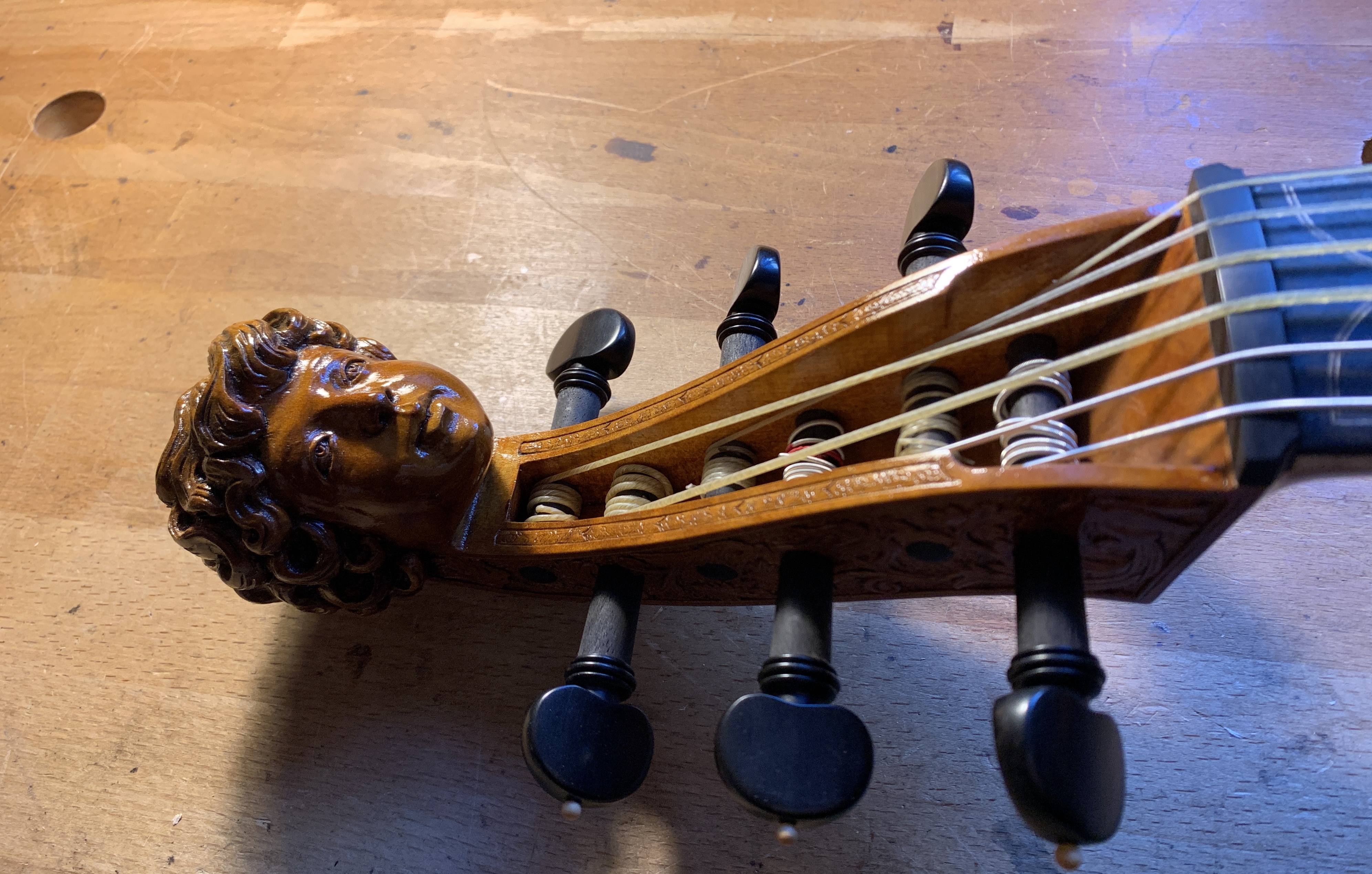 バス・ガンバ | ヴィオラ・ダ・ガンバ工房L'Arbre