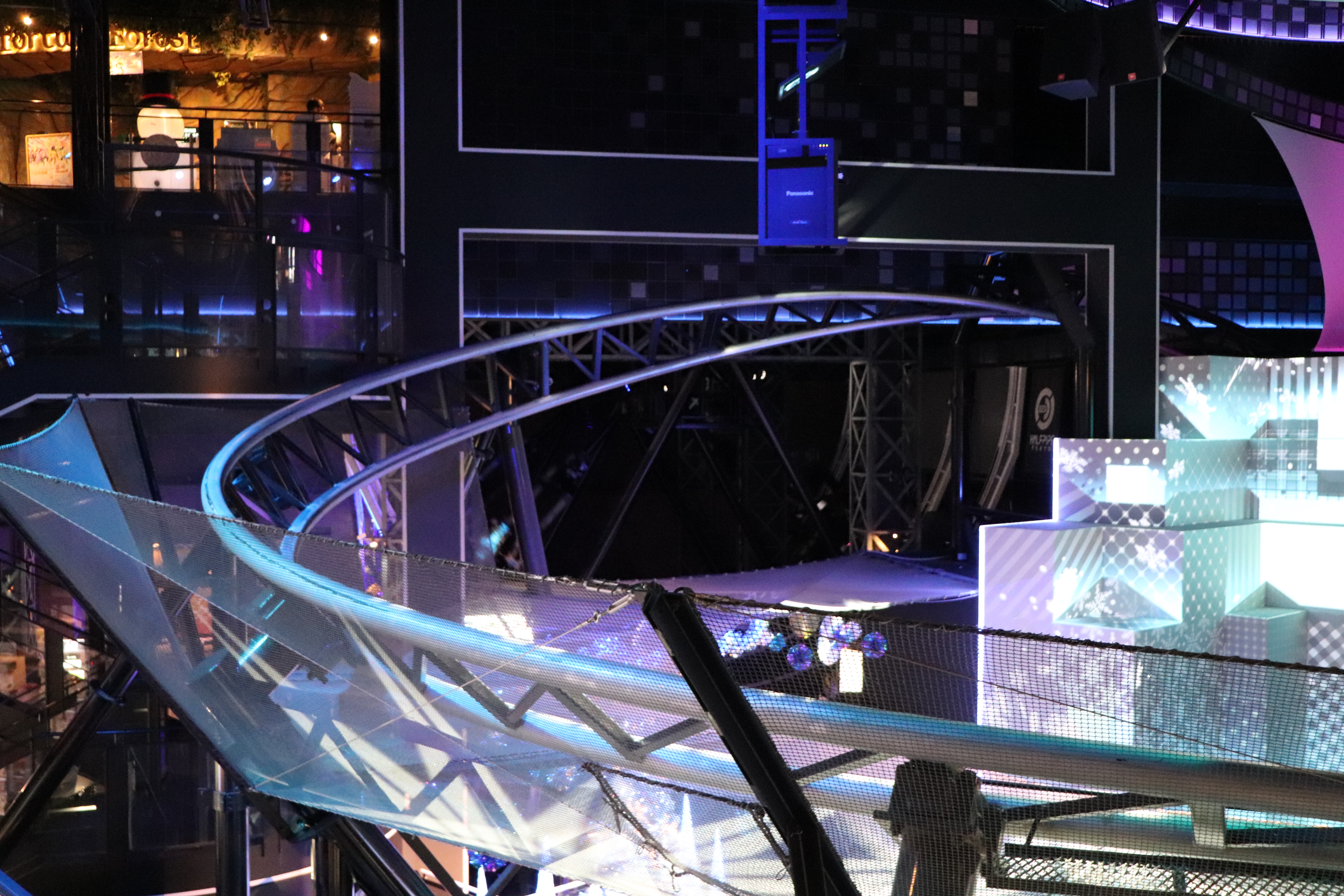 撃音 ライブ コースター（東京ジョイポリス） | 絶叫番長