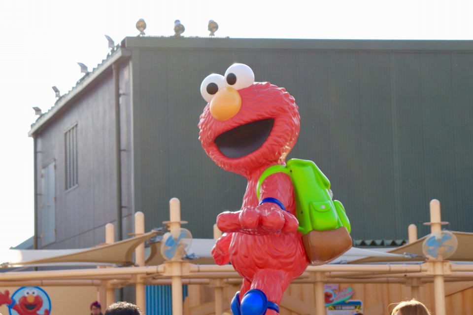 エルモのゴーゴー スケートボード ユニバーサル スタジオ ジャパン 絶叫番長