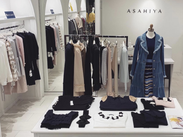 ☆エムズグレイシー 貯まっ ・購入者決定済?☆黒白お花柄素敵42  