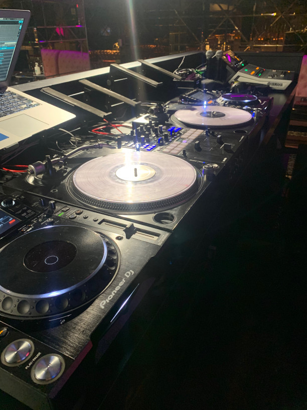Utage Dj School 機材紹介 実際のクラブでレッスンが受けれるutage Dj School Utage Dj School 機材紹介 実際のクラブでレッスンが受けれるutage Dj School