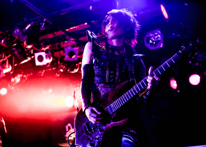 Daydala 18 09 13 The Show Must Go On Daydala 18 09 13 The Show Must Go On