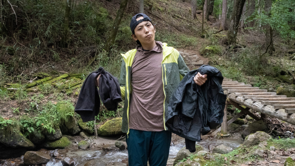 秋?冬には、耐風防水登山衣を着脱可能 あたらしく 