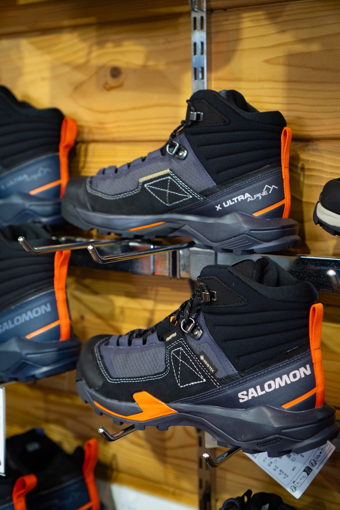 【SALOMON】ベストセラーハイキングシューズ「X ULTRAシリーズ」の最高峰モデルが登場！