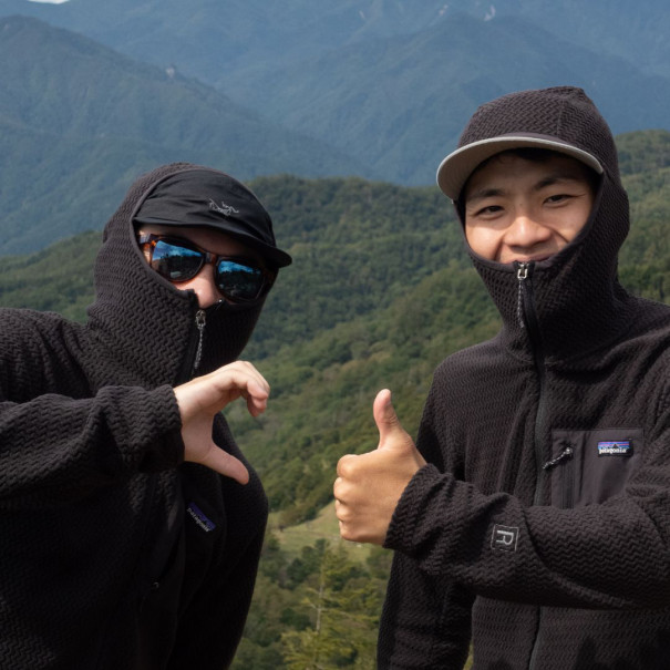 パタゴニア メンズ・R1 サーマル・フルジップ・フーディ 新品 L だけ  