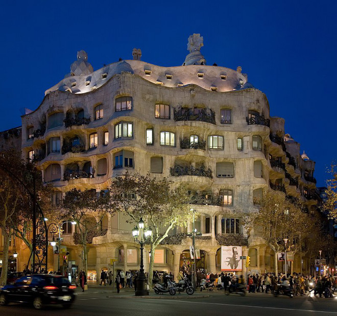 カサ ミラ Casa Mila カタルニア情報サイト