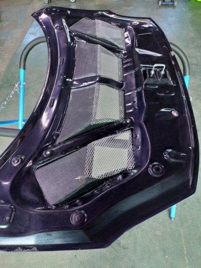 エアロボンネット（FRP+C） 黒サフ塗装 ZC33S 送料無料 | GARAGE FLUX 