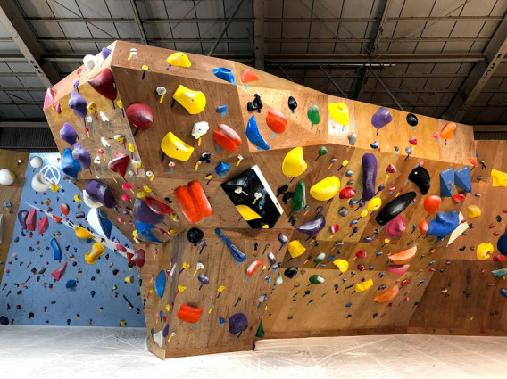 1 3d 緩傾斜壁ホールド替えのお知らせ Ao Roc Climbing アオロク