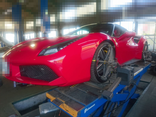 フェラーリ４８８ｇｔｂ ホイールアライメント調整 有限会社 皆川自動車 公式hp