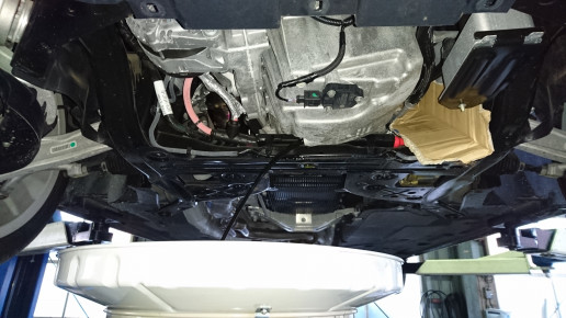 ジャガーｘｅ エンジンオイル交換 有限会社 皆川自動車 公式hp