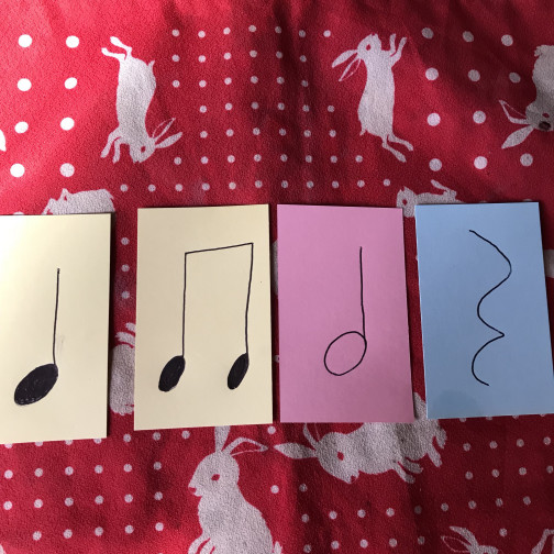 手作りの音符カードで楽しむピアノレッスンを 繁田真紀ピアノ エレクトーン教室