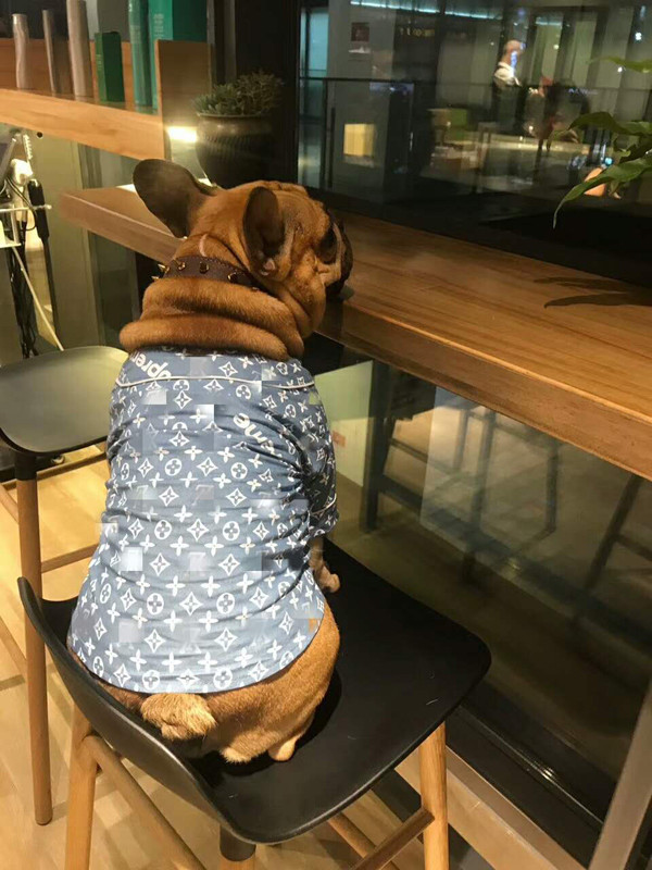 シュプリーム ルイヴィトンコラボ 犬用ペット服 春秋冬用 Supreme Xlvコラボ 犬服 小型 中型 大型犬用 ルイヴィトン シュプリーム 犬猫服 グッチ リード シャネル ペット服 Lvバンダナ クロムハ ーツ 犬のパーカー コピーペット用品販売ショップ シュプリーム ルイヴィトンコラボ 犬用ペット服 春秋冬用 Supreme Xlvコラボ 犬服 小型 中型 大型犬用 ルイヴィトン シュプリーム 犬猫服 グッチ リード シャネル ペット服 Lvバンダナ クロムハ ーツ 犬のパーカー コピーペット用品販売ショップ