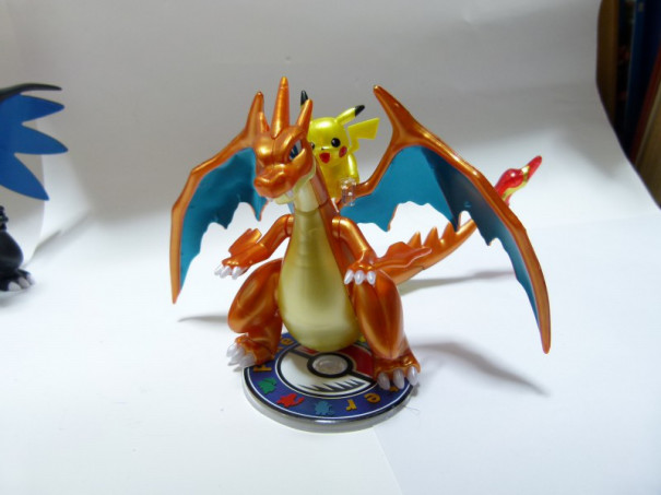 ポケモンセンター限定 メガリザードンYとのっかりピカチュウ ピカピカ 