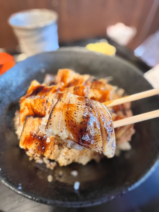 汐まち寿司つるみ さんの あなごめし レンタルきもの みやじま小町 公式 世界遺産 宮島で着物 浴衣をレンタルして観光を100倍楽しもう 宮島で着物 浴衣体験 七五三 フォトウェディング