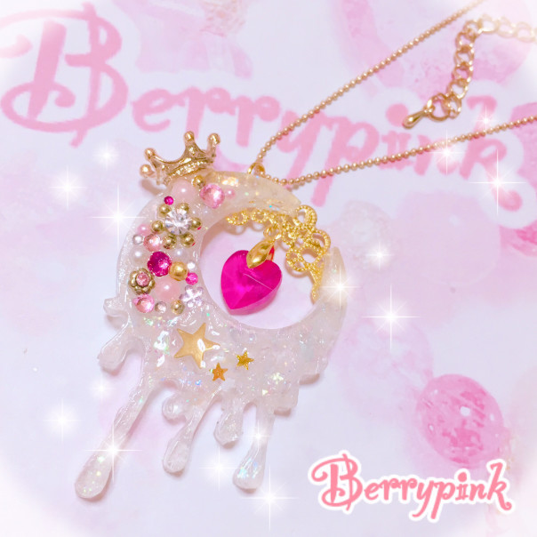 お月様とハートのゆめかわペンダント Berrypink ベリーピンク