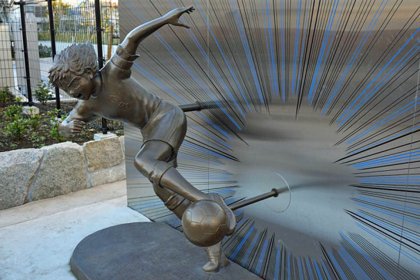 キャプテン翼 ツインシュート像 Statue Of Captain Tsubasa S Twin Shoot 葛飾写真私蔵館 Private Katsushika Collection By Photograph