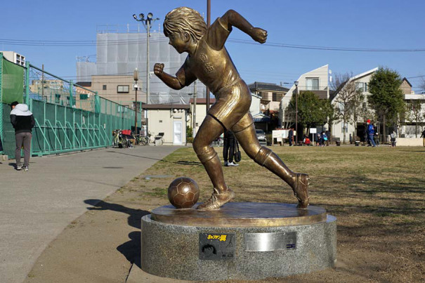 キャプテン翼 銅像 岬太郎 Captain Tsubasa S Brons Statue Taro Misaki かつしかあつめ ブログ Blog Of Katsushika Garner