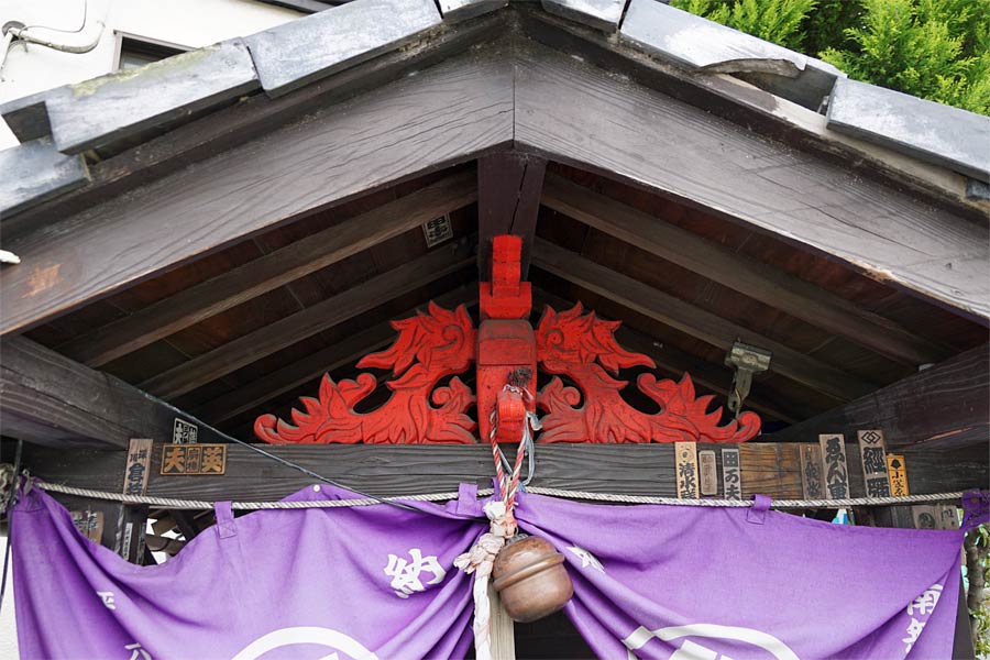 旧家解体時にでた、古い木彫の地蔵尊 切山（生き木地蔵）｜愛媛のスポット・体験｜愛媛県の公式観光サイト