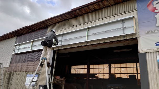 当社倉庫に看板が付きました 屋根 外壁工事の事なら 金沢市 木村工業