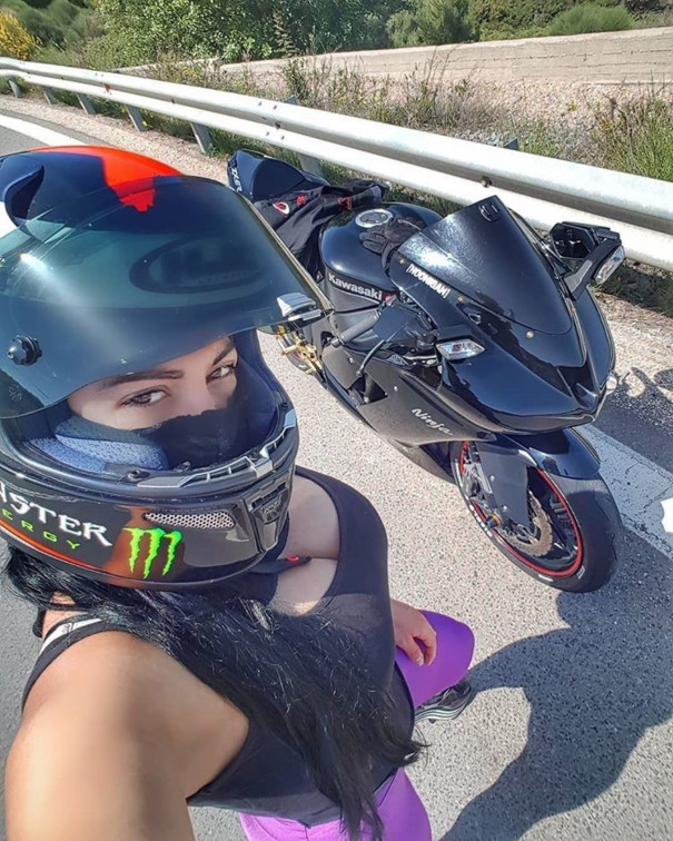 女性ライダーでフルフェイス Safetyridersmeeting