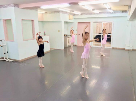 クラス紹介 Balletstudio Colza クラス紹介 Balletstudio Colza