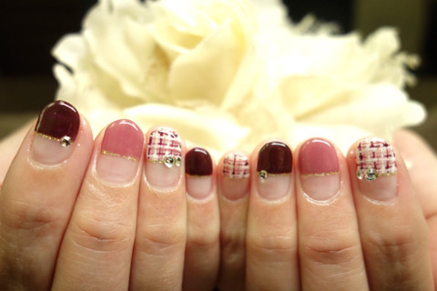 パッツンフレンチのツィードネイル 青梅市ネイルサロン Nailsalon Mousse