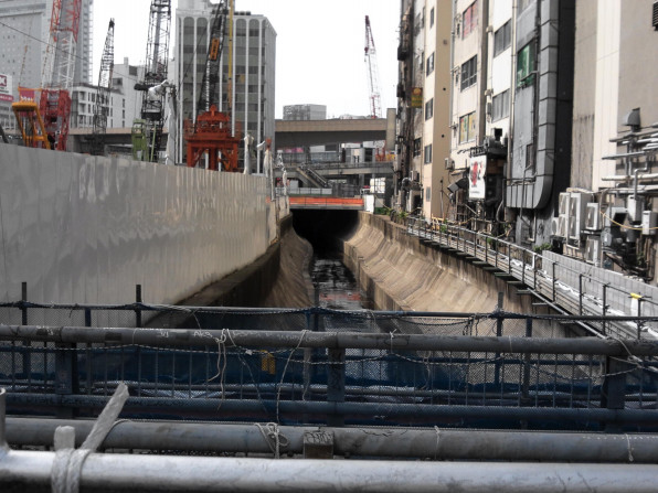 サイレントマジョリティー ジャケ写 坂道シリーズ 聖地巡り部