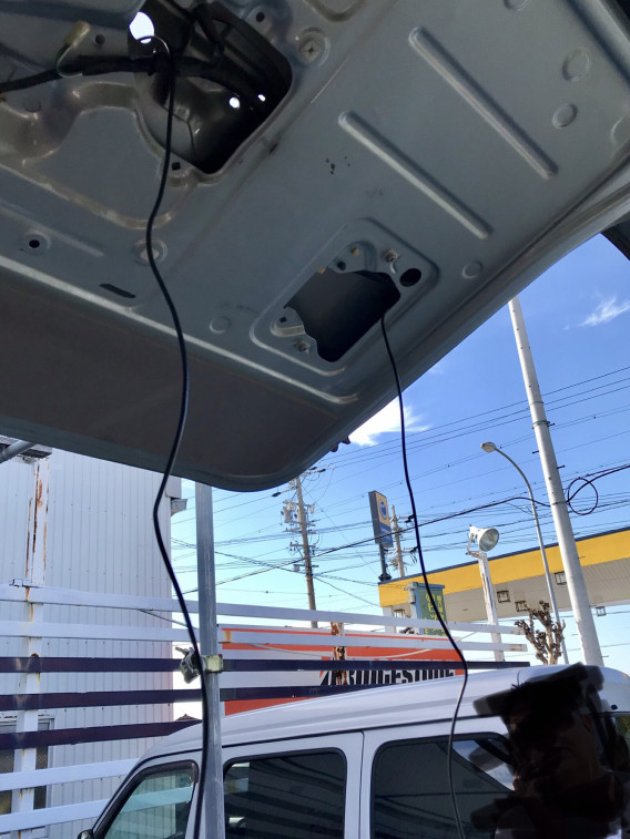 100系ハイエース ハイルーフ バックカメラ取付なんですが Kurumaland