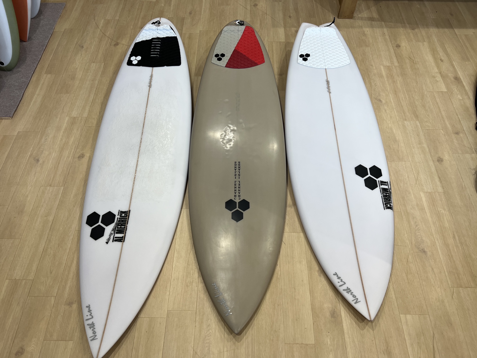 【入手困難】【残1点】サーフボード EGG NOT 7.6 - OFFTHEWALL International Inc