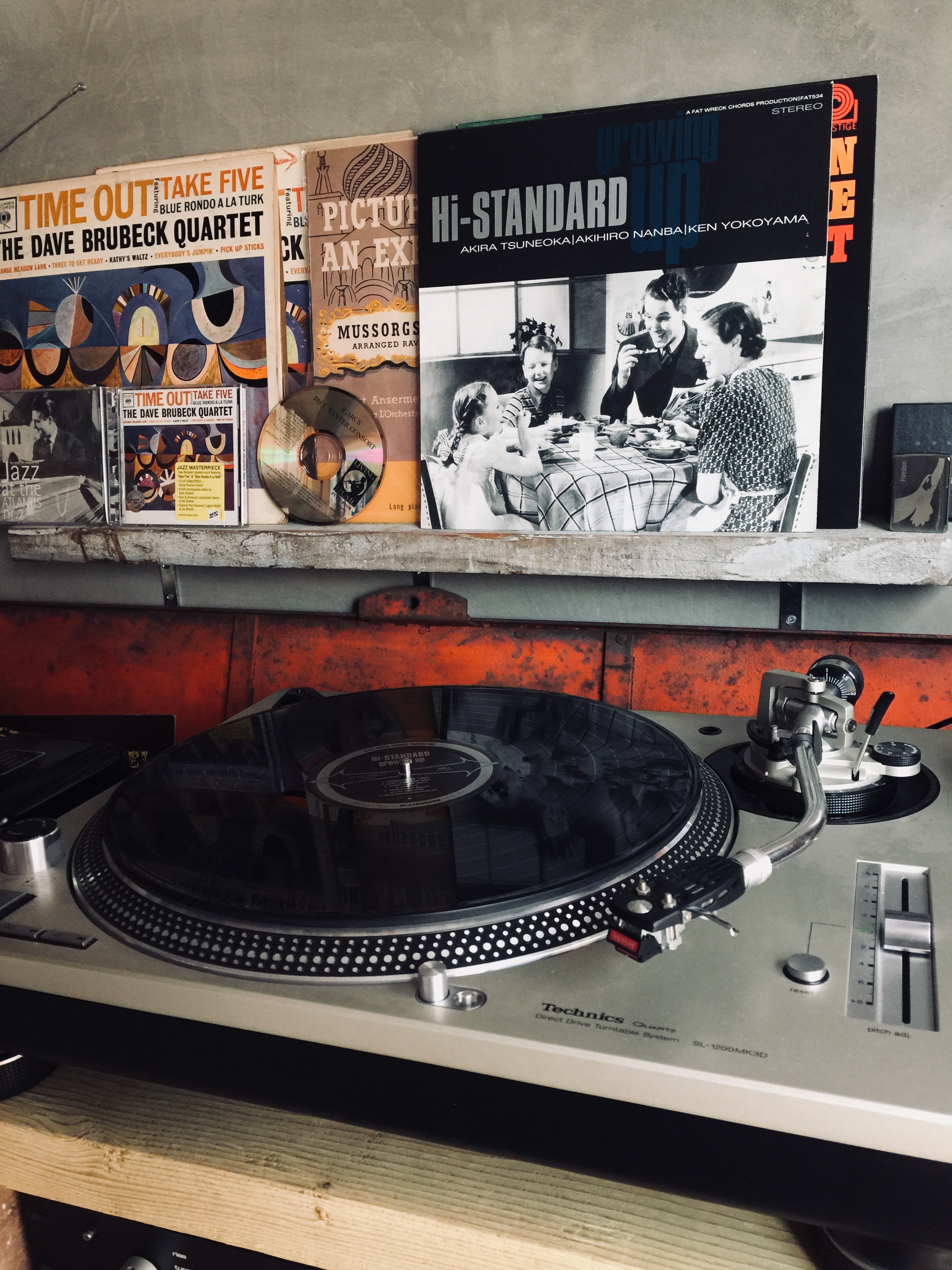 Hi-STANDARD - THE GIFT レビュー「伝説のバンド復活、疾走感溢れる