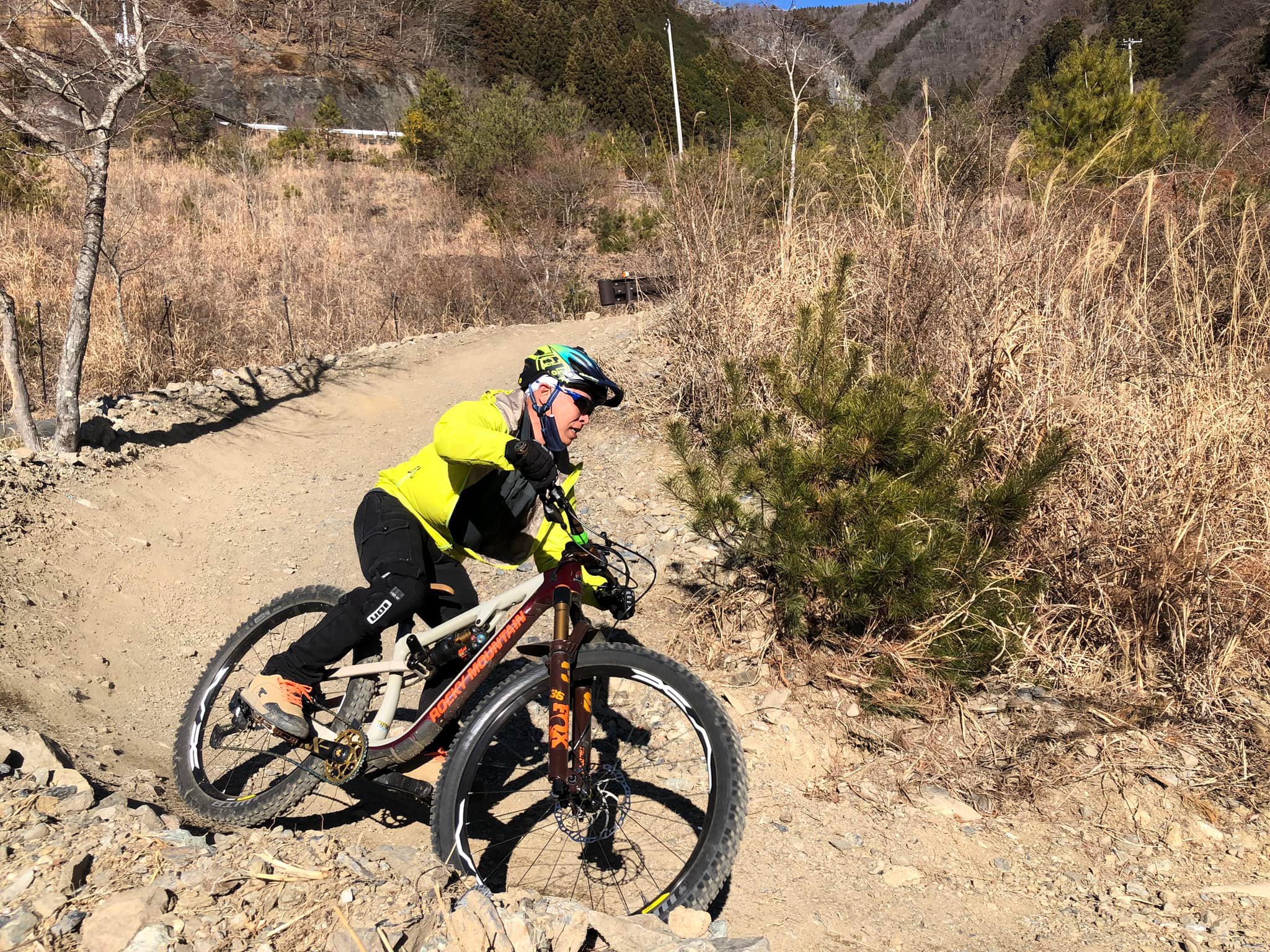 オフロードヘルメットダウンヒルヘルメットレーシングヘルメット競技