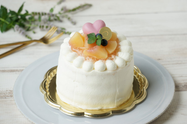 桃のコンポートケーキ Chi Bonbons