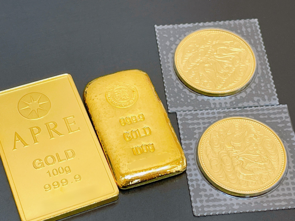 純金インゴット、10万円金貨お買取させていただきました。ありがとう 