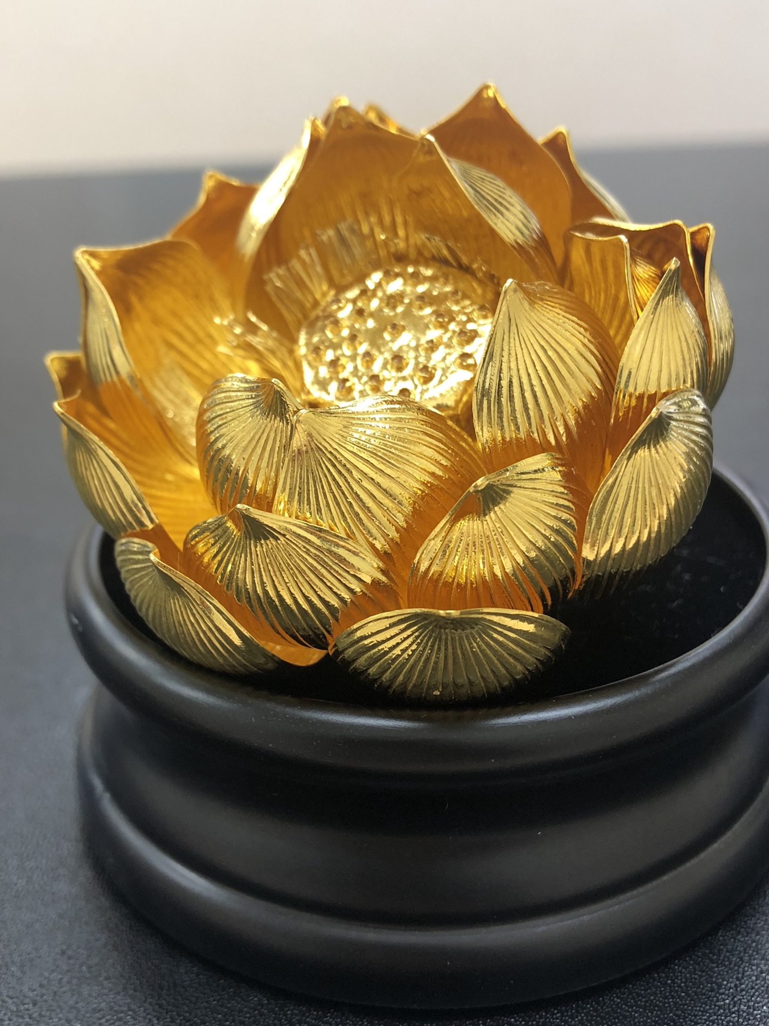 光則作『純金製 蓮飾り』をお買取させていただきました。 | ㈱銀宝堂
