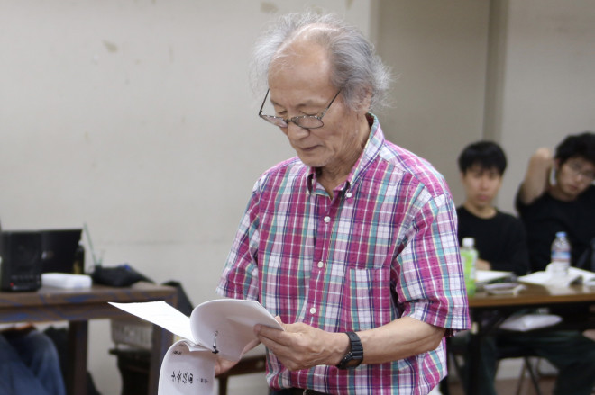 少女仮面 は 大人のおもちゃ箱 演出 小林勝也インタビュー 文学座附属演劇研究所 Bunken Magazine 少女仮面 は 大人のおもちゃ箱 演出 小林勝也インタビュー 文学座附属演劇研究所 Bunken Magazine