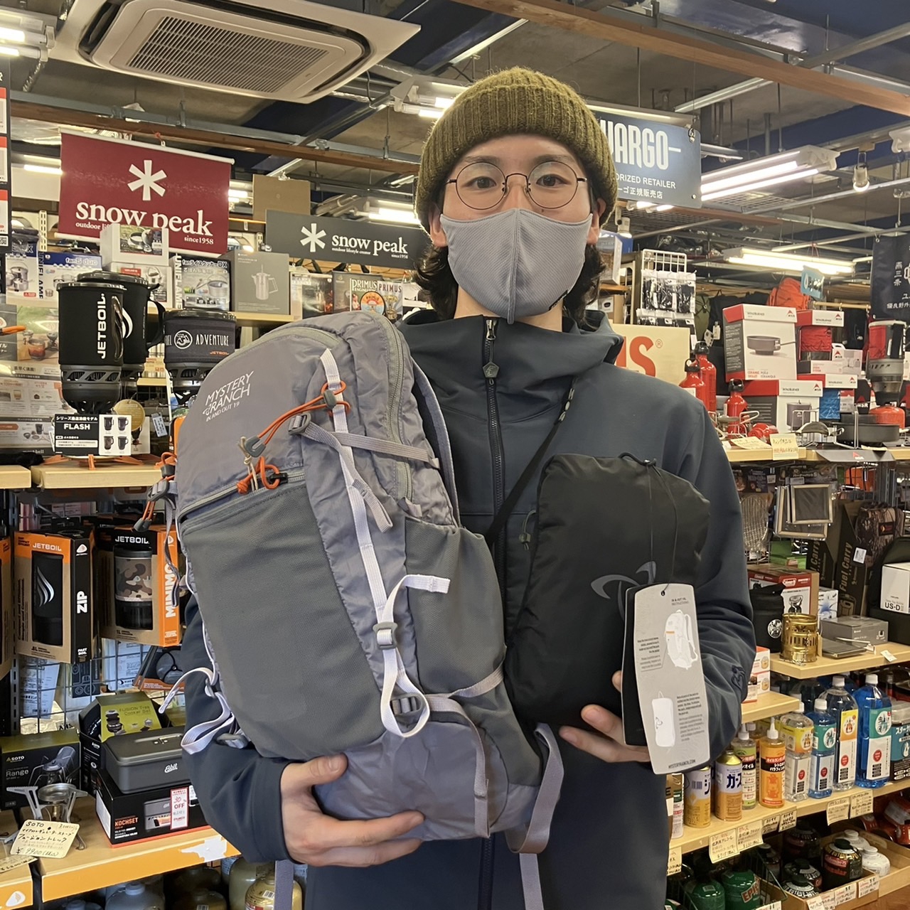 ミステリーランチ 日帰り登山にも使えちゃう定番サブザック インアンド