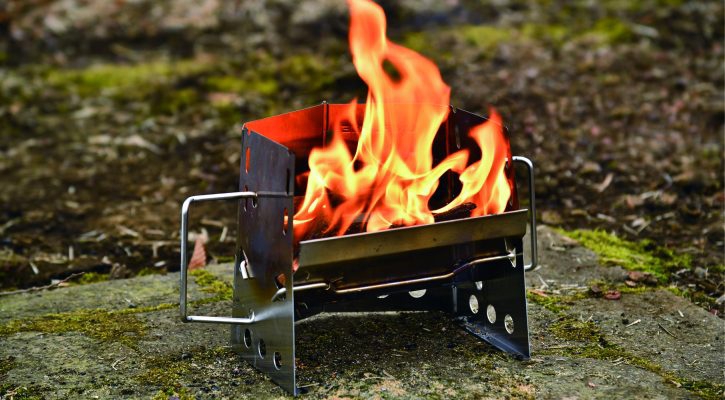 ユニフレーム ソロキャンプで焚き火や炭火料理が楽しめる小さな焚き火