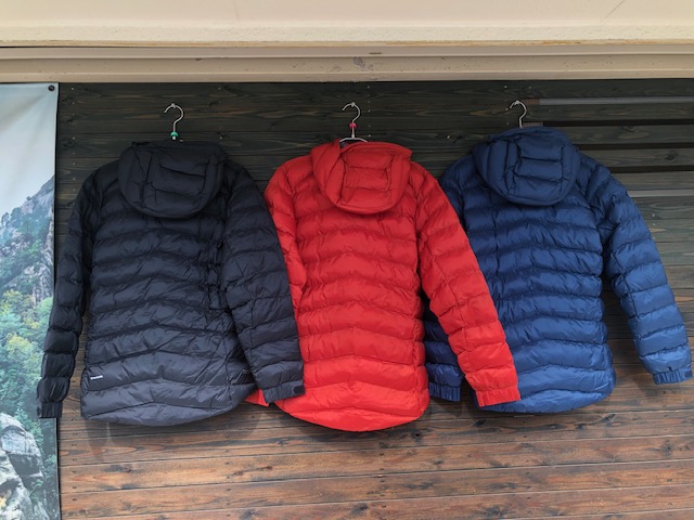 ラブ 2024年秋冬新作 雪山からクライミングから普段着から極寒の初詣