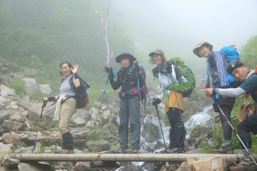 登山 白山 安い 靴