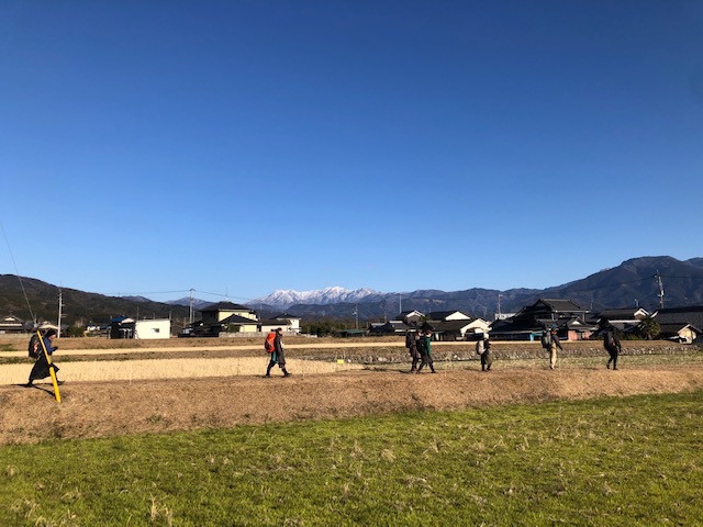 アクシーズクイン 凌 低山歩きを楽しむための2024年秋冬新作