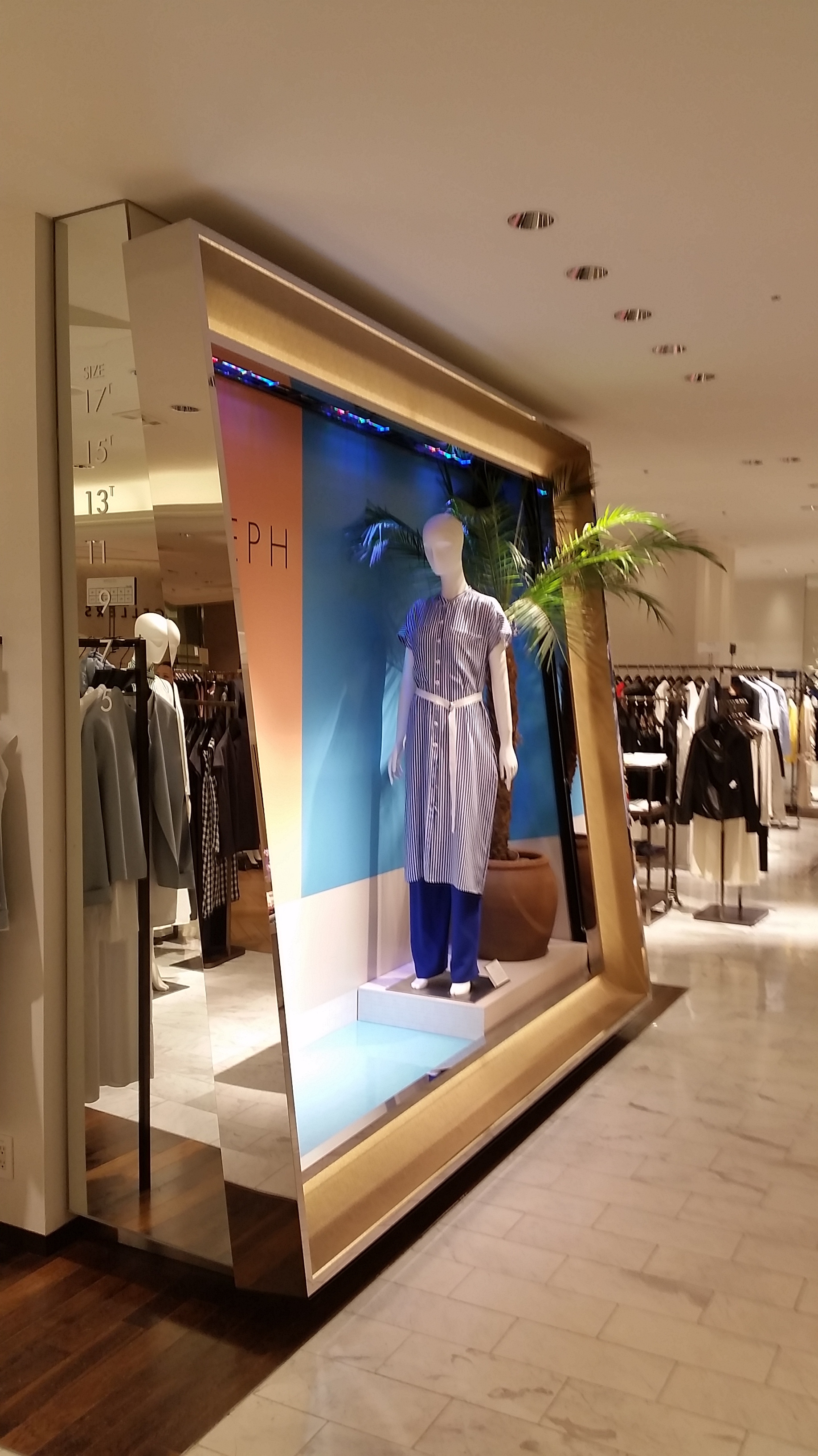 まさにアート！！新宿伊勢丹アートフレーム | サンキャスト株式会社