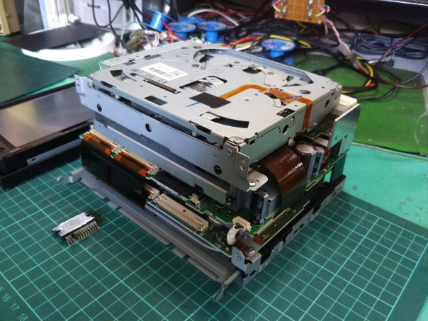 NHDT-W57、135001-56300131、故障、分解、修理。音声出ず。トヨタ純正 