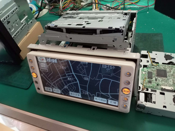 CQ-XS00J15D、NSCN-W60、故障、分解、修理。CD再生できない。青森県 