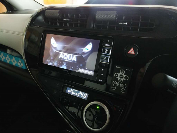 トヨタ、アクア。【アルパイン】車種専用チューニング対応カーナビ 