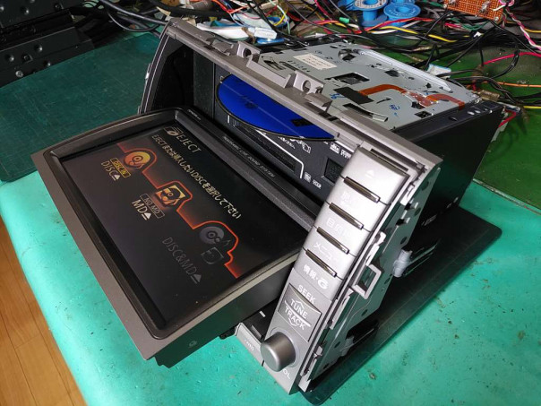 3974a101 故障 分解 修理 Dvd Cdディスク押しても入っていかない 山形県からのご依頼 トヨタエスティマ純正 Hddナビ カーオーディオ カーナビ修理専門店 ベストサウンド オーディオ事業部 サウンドシステムk 持ち込み取り付け 故障診断